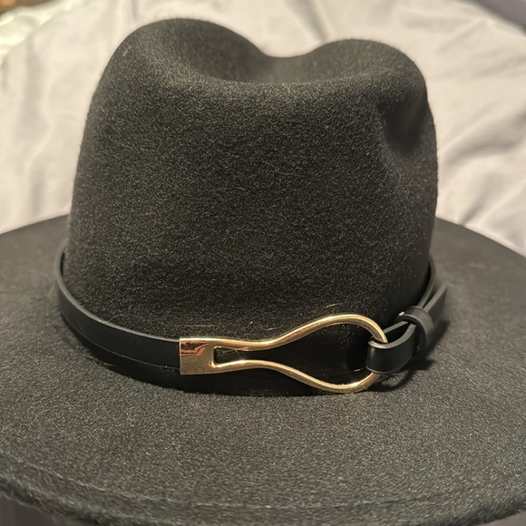 Hat - Picture 2 of 4